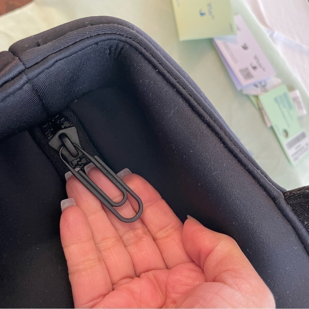 Off-White c/o Virgil Abloh.Women's Black Commercial Printed Neoprene Tote. NWT - Picture 5 of 9